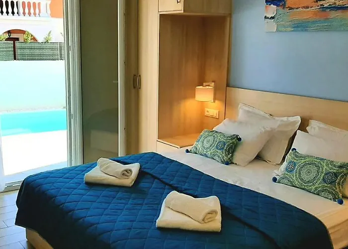 The Central Villa - Kassiopi Corfu Villas